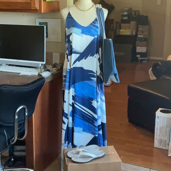 Draper James Savannah Blue Denim and White Weekender Zippered Tote, NWT - Picture 2 of 16